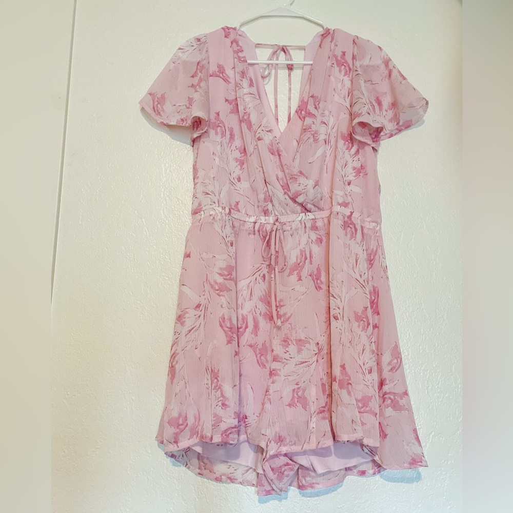 Gianni Bini romper. Size junior large.